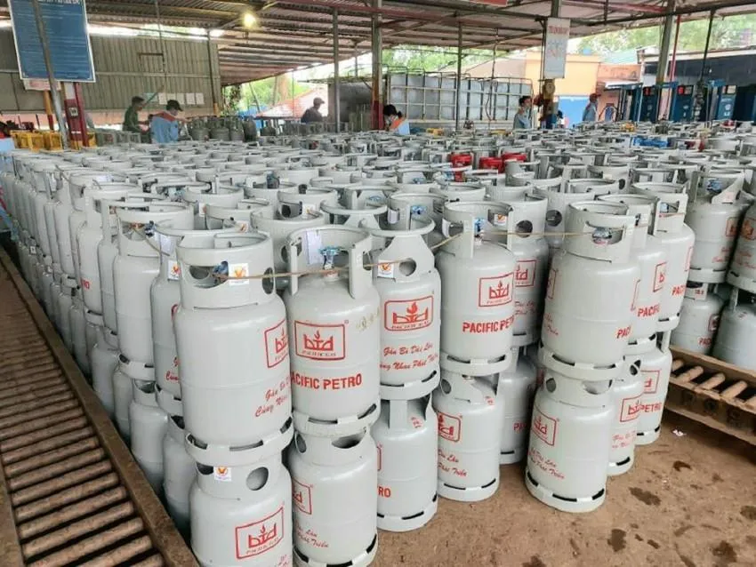 Các công ty gas tiếp tục tăng giá 13.000-14.000 đồng/bình 12kg Các công ty gas tiếp tục tăng giá 13.000-14.000 đồng/bình 12kg