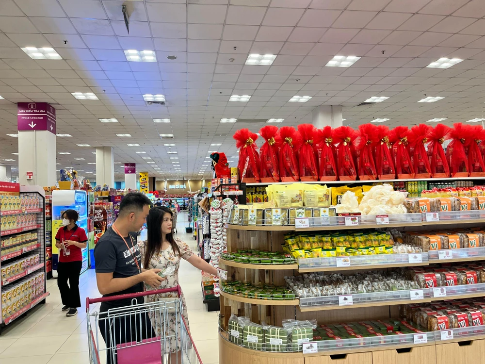 Bánh chưng bày bán tại siêu thị