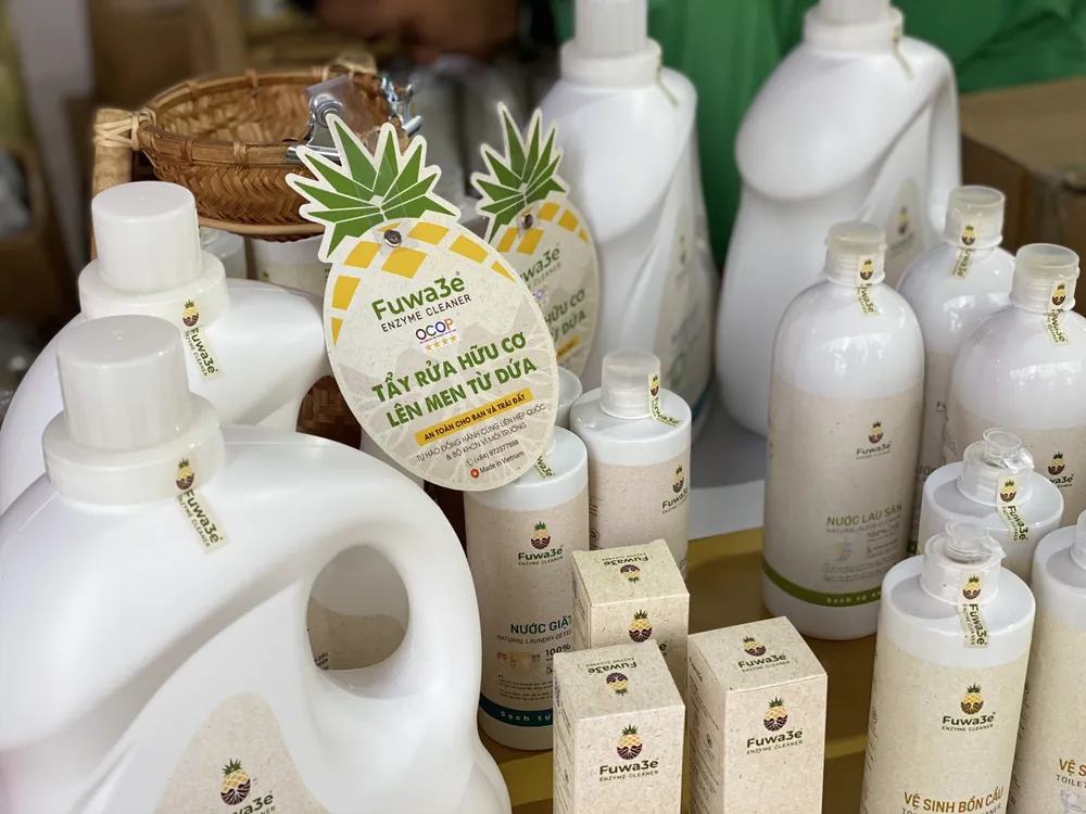 Các sản phẩm hóa mỹ phẩm hữu cơ làm từ nguyên liệu thiên nhiên được giới thiệu tại lễ hội