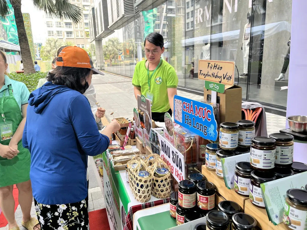Chả mực Hạ Long được giới thiệu đến người dân TP.HCM