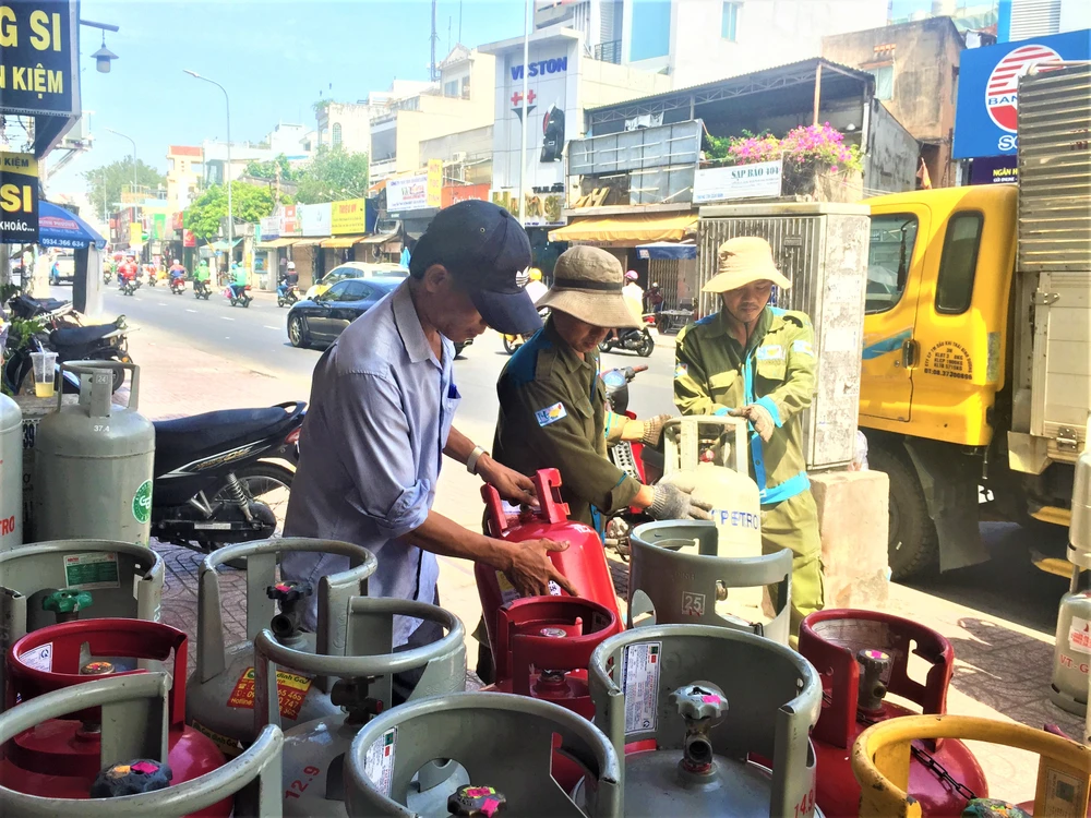 Giá gas tháng 1-2023 giảm đến 23.000 đồng/bình 12kg.