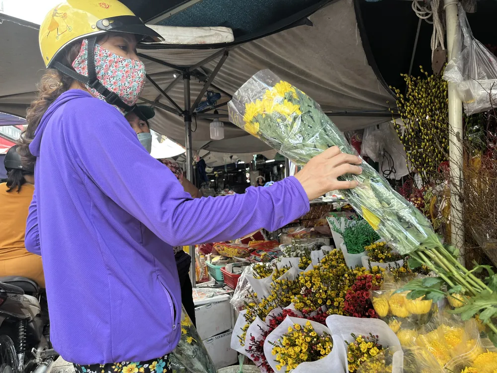 Từ ngày mai trở đi tiểu thương dự báo hoa sẽ tăng giá.