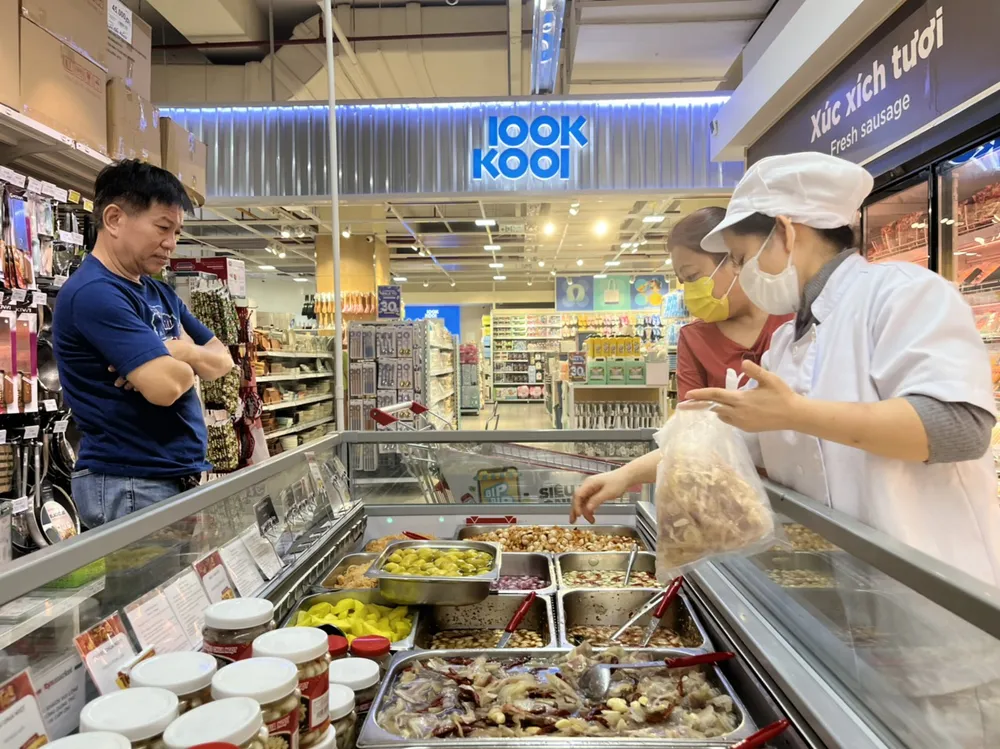 Người dân chọn mua tai heo ngâm dấm tại siêu thị vì yên tâm chất lượng