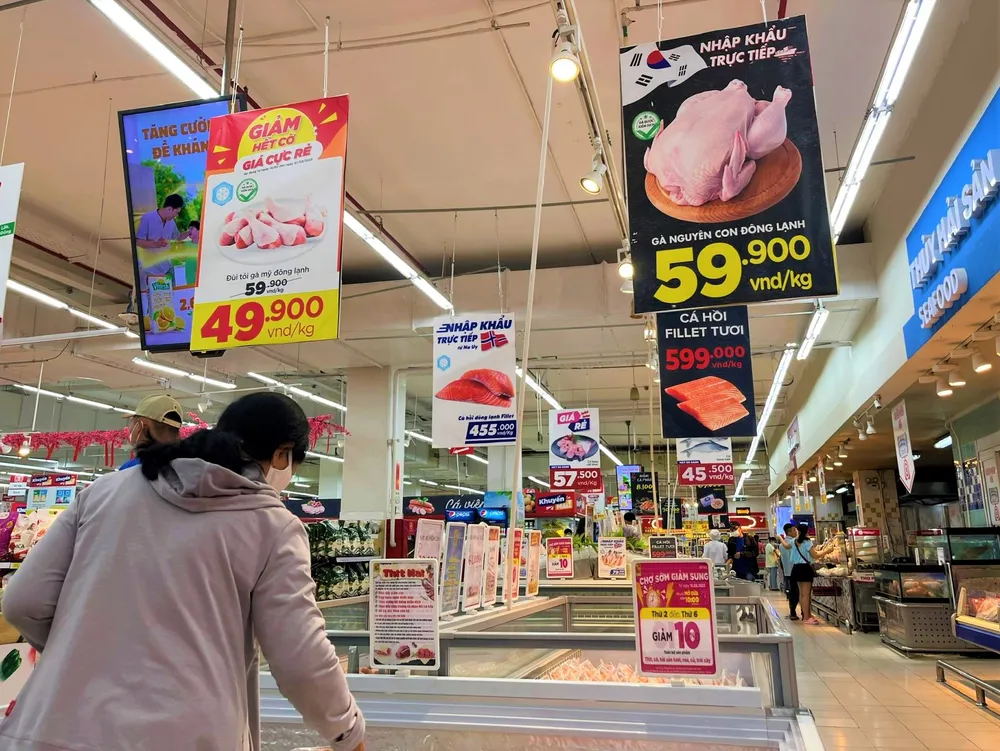 Gà nhập khẩu được bán tại siêu thị. Ảnh: TÚ UYÊN