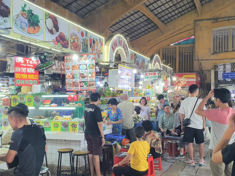 Ngành hàng ăn uống luôn đông khách