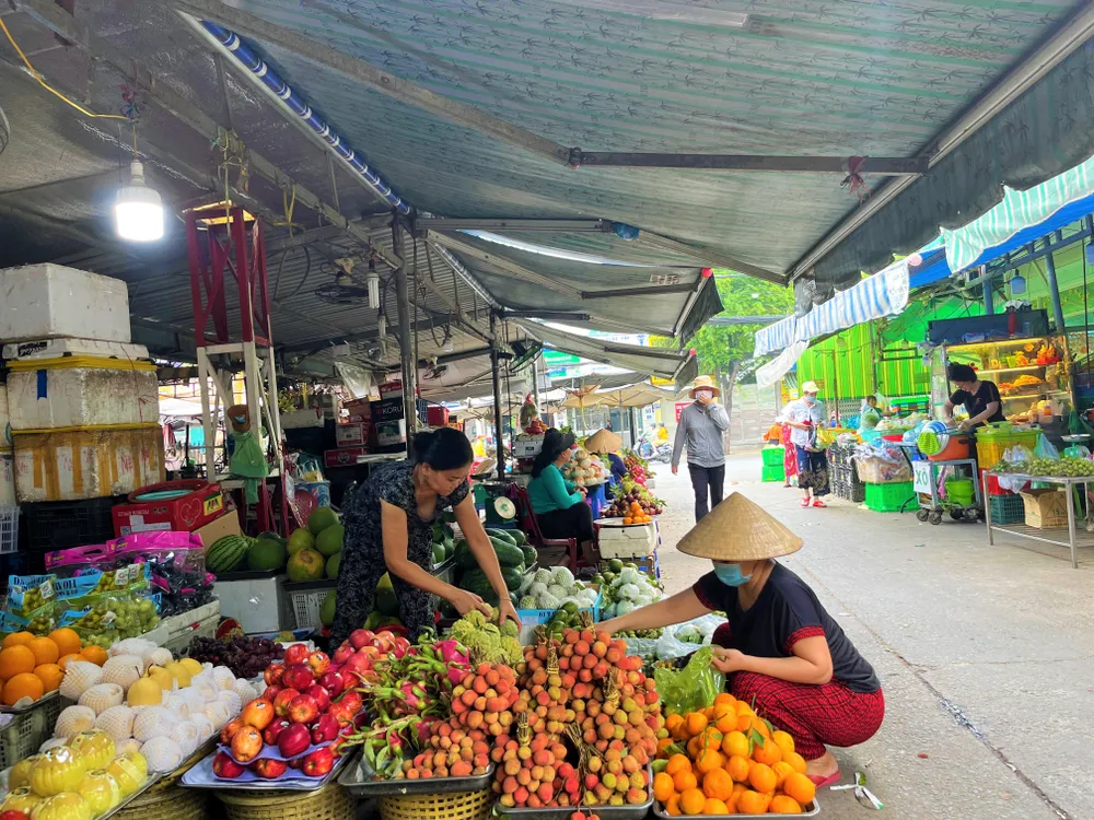 Vải đang được bày bán tại chợ ở TP.HCM. ẢNH: TÚ UYÊN Vải đang được bày bán tại chợ ở TP.HCM. ẢNH: TÚ UYÊN