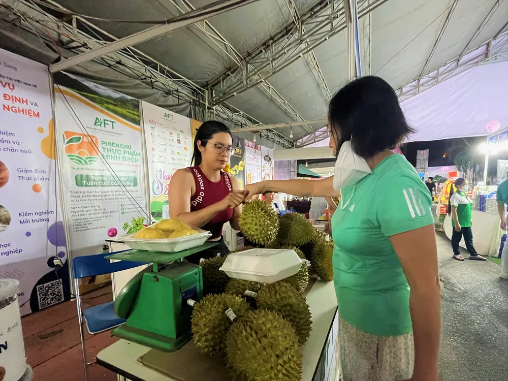 Năm 2023 dự kiến xuất khẩu sầu riêng đạt 1,2-1,5 tỉ USD ảnh 1