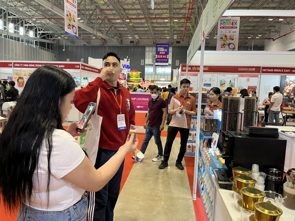 Mang cà phê mộng dừa, phở nhân sâm... đến hội chợ ở TP.HCM ảnh 9