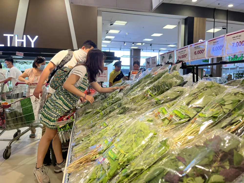 56% người dùng internet chưa mua nông sản qua thương mại điện tử. Ảnh: TÚ UYÊN 56% người dùng internet chưa mua nông sản qua thương mại điện tử. Ảnh: TÚ UYÊN