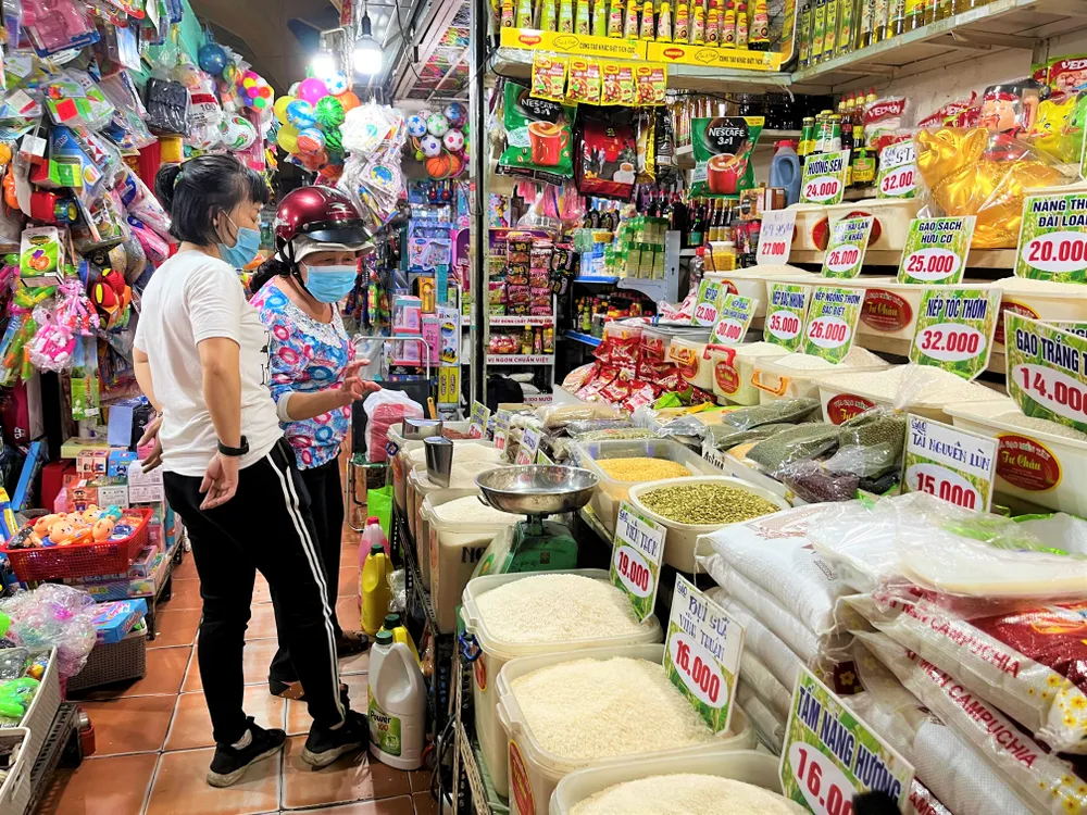 Giá gạo trong nước tăng theo giá xuất khẩu. Ảnh: TÚ UYÊN