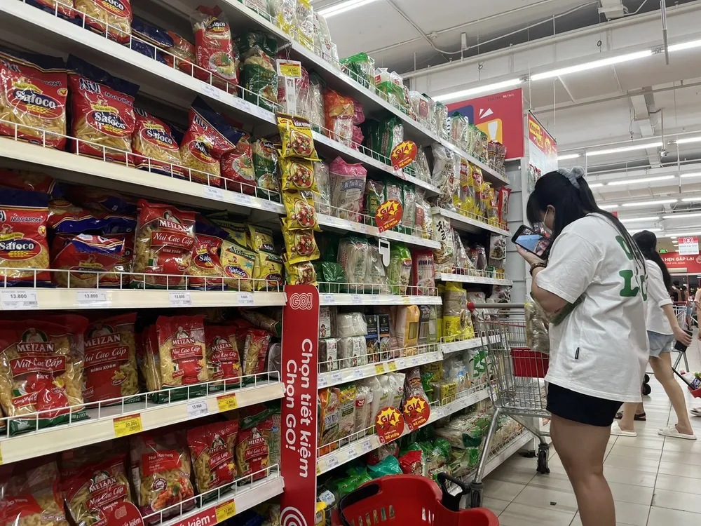 Chợ, siêu thị đầy gạo, khuyến mãi khủng ảnh 6