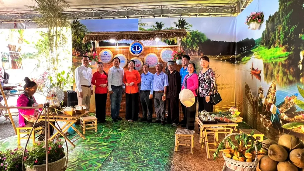 Các gian hàng tham gia hội thi với không gian trang trí đậm chất Nam Bộ Các gian hàng tham gia hội thi với không gian trang trí đậm chất Nam Bộ