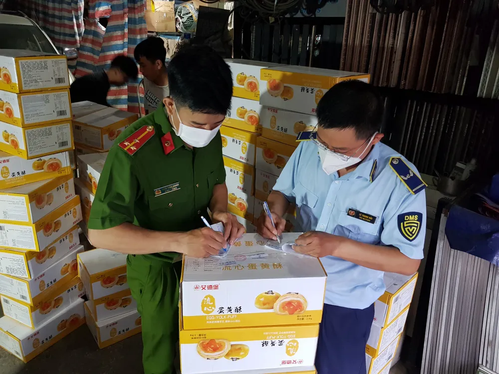 Trong quý III, hàng không rõ xuất xứ chiếm nhiều nhất với 475 trường hợp. Ảnh: Cục QLTT TP.HCM banh-lau.jpg