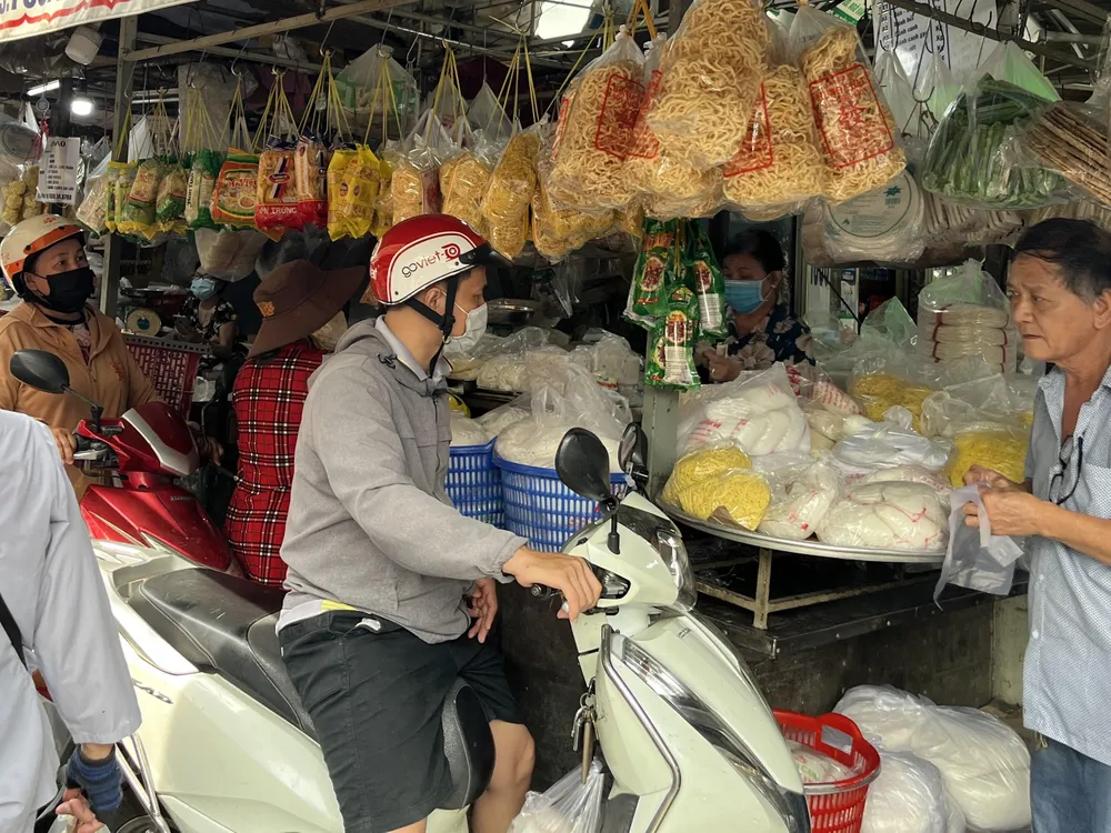 Theo Sở Tài chính TP.HCM do giá gạo tăng đã tác động đến giá ngũ cốc, bánh mì, bún, bánh phở tăng hơn so với tháng trước.