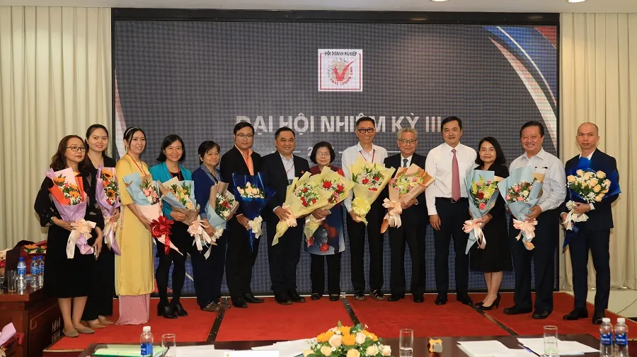 Bà Vũ Kim Hạnh tái đắc cử Chủ tịch Hội doanh nghiệp hàng Việt Nam chất lượng cao ảnh 1 hang-Viet-Nam.jpg