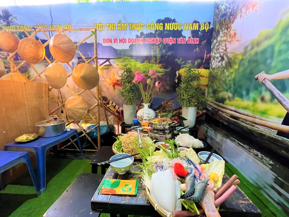 28 đội thi là các doanh nghiệp, hộ kinh doanh trên địa bàn quận ẩm thực sông nước Nam Bộ