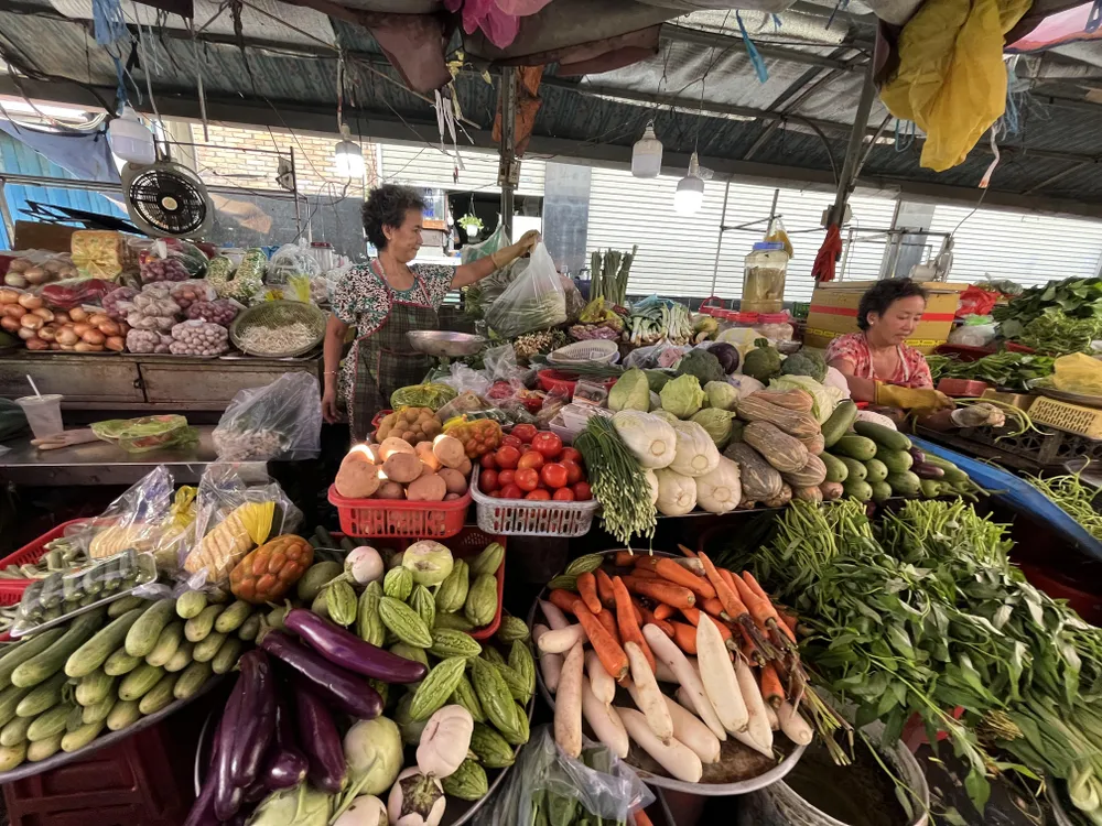 Lo cá, thịt, rau...tăng giá trước khi lương tăng ảnh 1 thực phẩm tăng giá