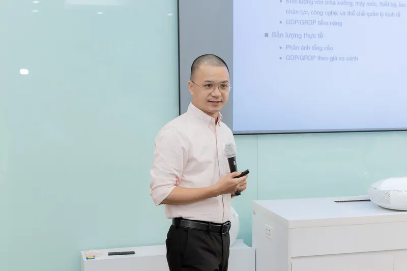 TS Hồ Hoàng Anh, Đại học Kinh tế TP.HCM mục tiêu tăng trưởng (2).jpg