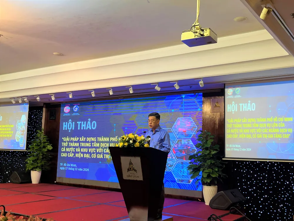 trung tâm dịch vụ lớn