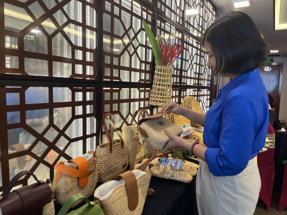 Cuộc thi Khởi nghiệp Xanh 2025 chính thức khởi động với giải thưởng gần 1 tỉ đồng ảnh 1 khoi nghiep xanh