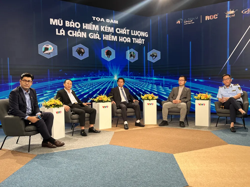 mũ bảo hiểm.JPG