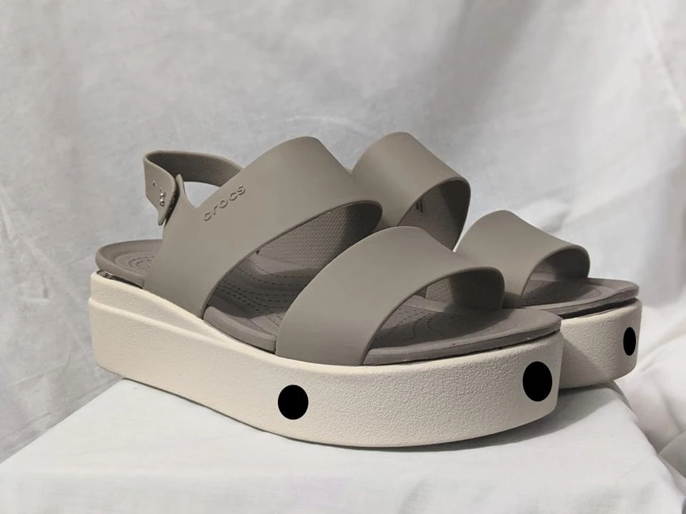 Tổng chi phí cho toàn bộ đôi giày là 550.000 đồng, đây là giá thành khá phù hợp so với các chức năng tiện lợi mà đôi giày mang lại. Ảnh: NVCC