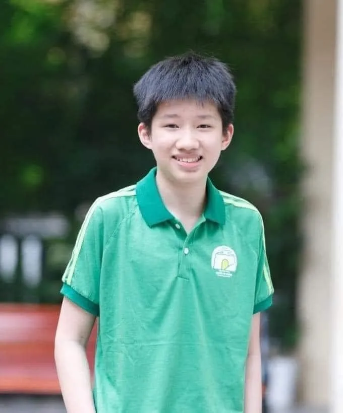 NSND Đặng Thái Sơn xúc động đàn tặng Bình Nguyên, cậu bé đoạt giải nhất viết thư Quốc tế UPU ảnh 1