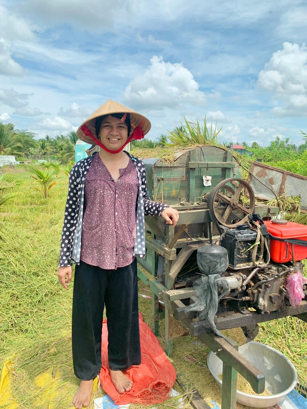 Những bối cảnh do anh Nhựt lựa chọn gắn liền với cuộc sống thôn quê, dung dị nhưng đầy ấp tiếng cười.