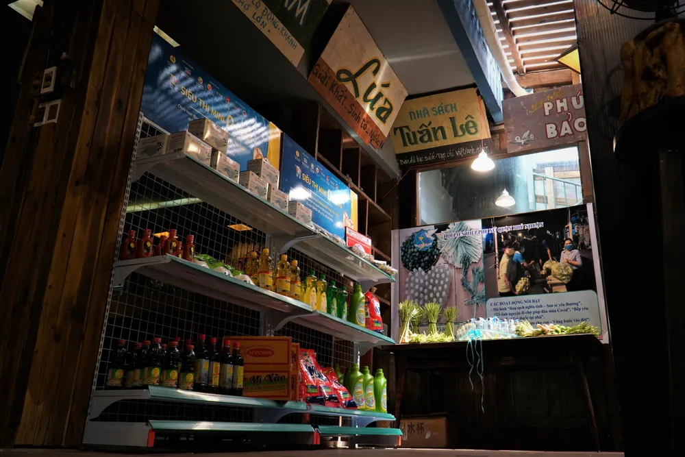 Tái hiện mô hình siêu thị 0 đồng, san sẻ yêu thương cùng người dân suốt mùa dịch.