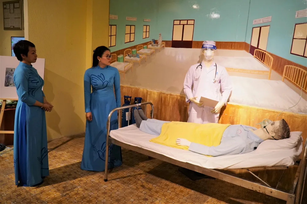 Nơi đây còn tái hiện mô hình không gian BV dã chiến điều trị COVID-19…