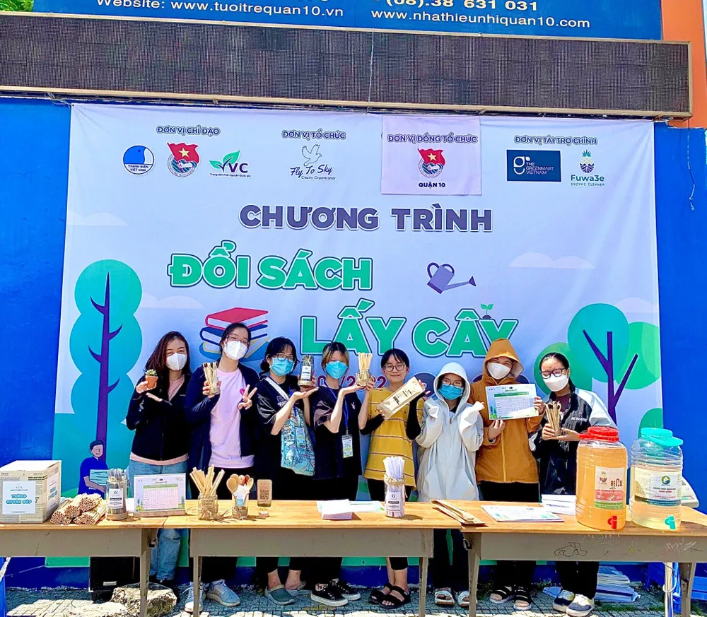 Không khí nhộn nhịp tại chương trình.