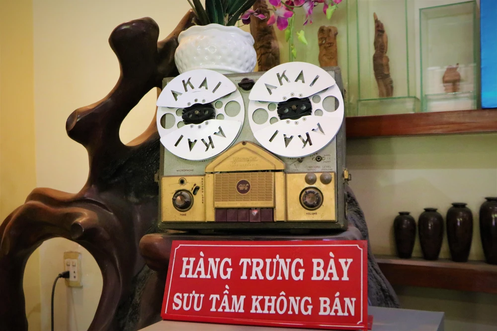 Những sản phẩm yêu thích, anh Long chỉ để lại ngắm nhìn chứ không bán. Những sản phẩm yêu thích, anh Long chỉ để lại ngắm nhìn chứ không bán.