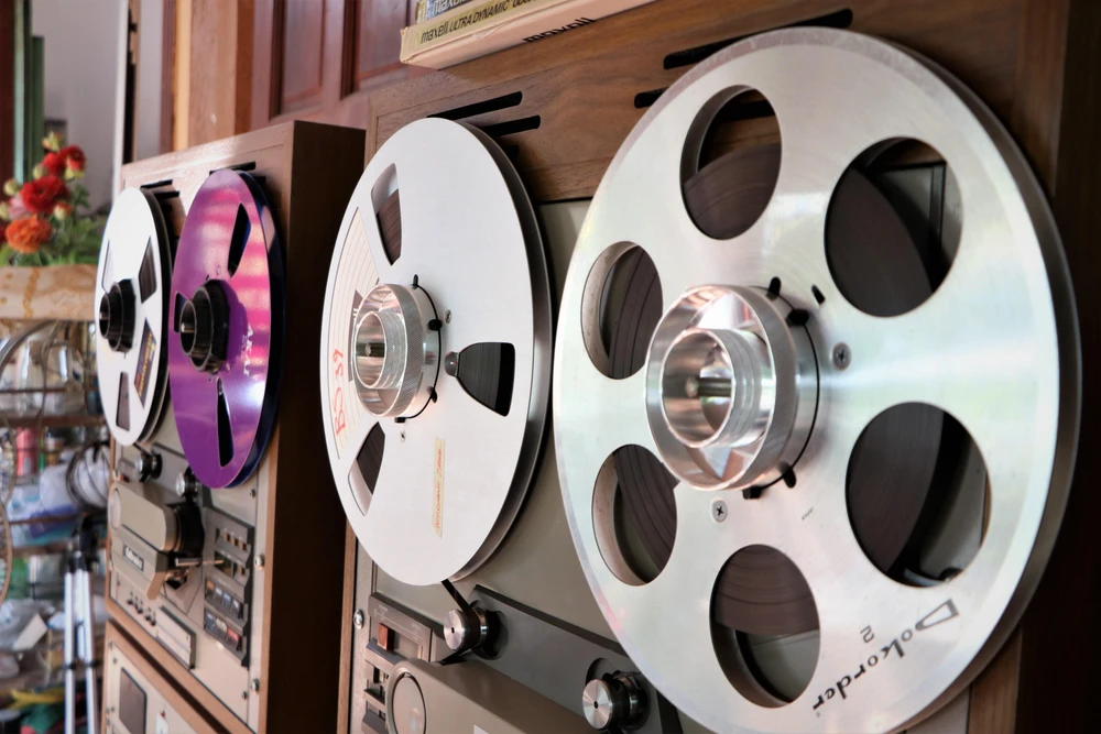 Những đầu băng cối sáng bóng vì được anh Long thường xuyên vệ sinh. Những đầu băng cối sáng bóng vì được anh Long thường xuyên vệ sinh.