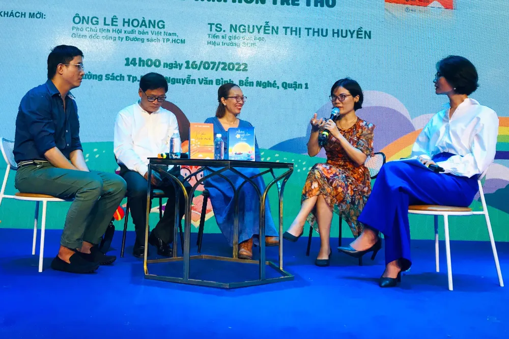 Phụ huynh nên giúp trẻ nuôi dưỡng niềm đam mê và trưởng thành thông qua những trang sách.