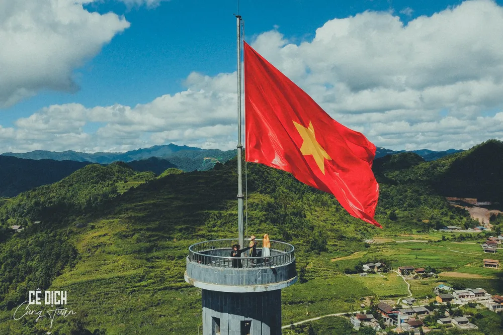 Bộ ảnh “Tự hào áo dài Việt” đã thu hút sự chú ý của cộng động mạng. Ảnh: NVCC