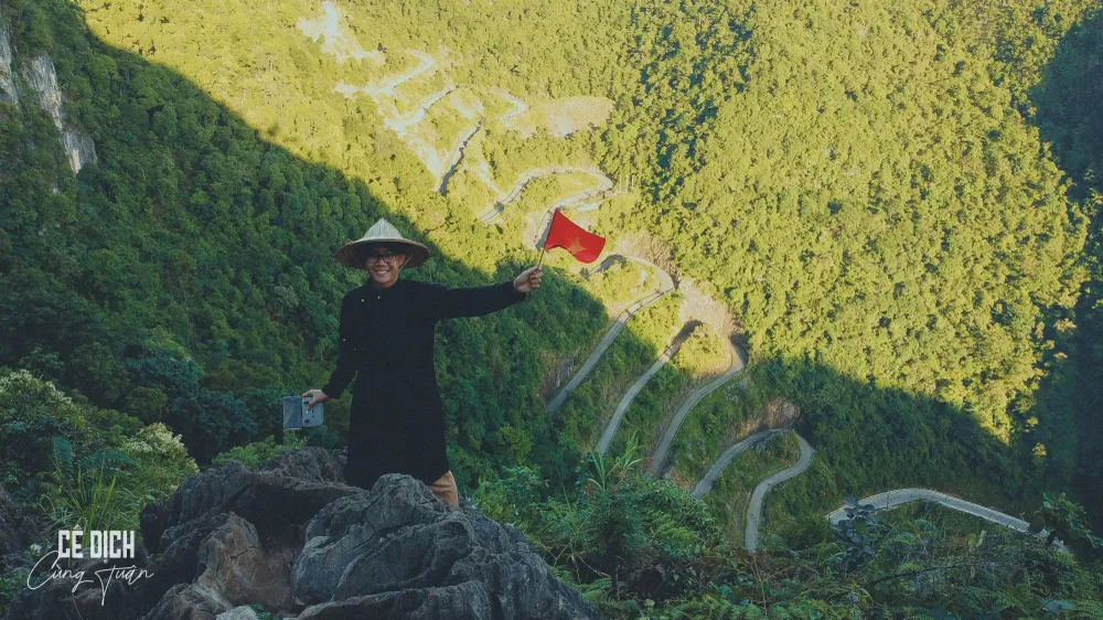 Với ý tưởng của mình, chàng trai 9x mong muốn lan tỏa được giá trị của nét đẹp truyền thống. Ảnh: NVCC