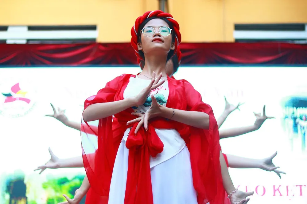 Các tiết mục của HS trường Ten Lơ Man được chuẩn bị chu đáo, kỳ công. Ảnh: TÚ NGÂN Các tiết mục của HS trường Ten Lơ Man được chuẩn bị chu đáo, kỳ công. Ảnh: TÚ NGÂN