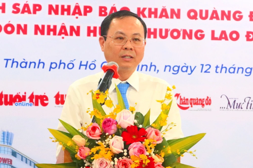 báo khăn quàng đỏ sáp nhập vào báo tuổi trẻ