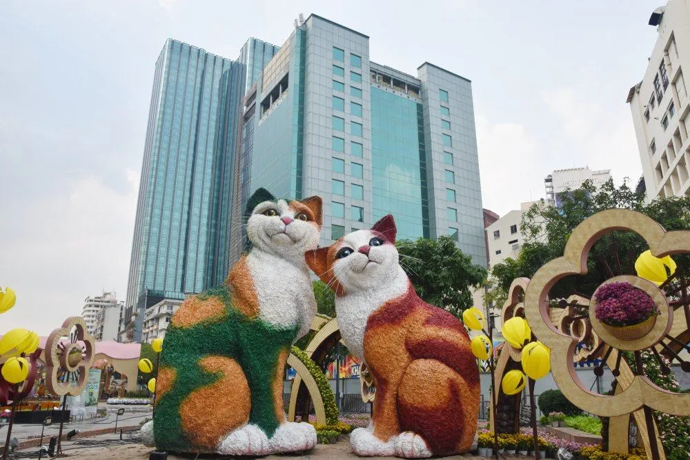 Linh vật mèo tại TP.HCM.