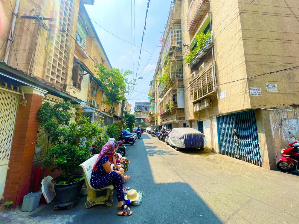 Mọi hoạt động của người dân giờ đã trở về như cũ.