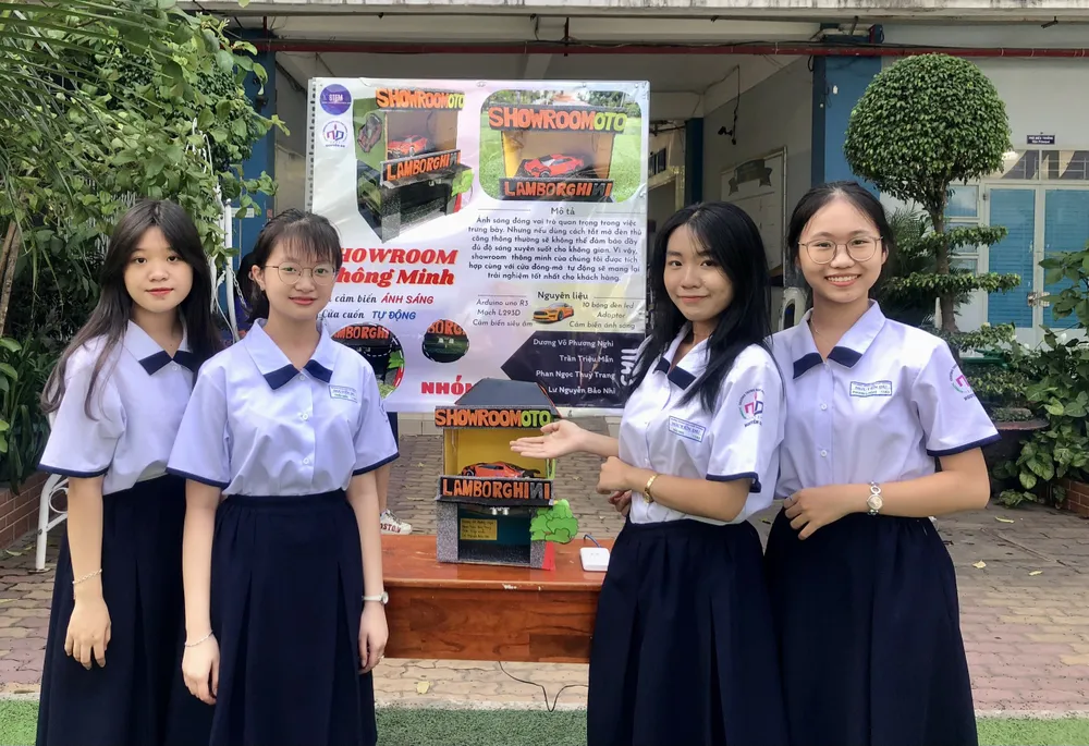 Sản phẩm Showroom thông minh đạt giải khuyến khích của cuộc thi. Ảnh: KHÁNH TRÚC