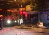 Giải cứu 6 sinh viên mắc kẹt trong đám cháy tại quận 9 ảnh 2 Cháy kho hàng vắng chủ tại quận 9