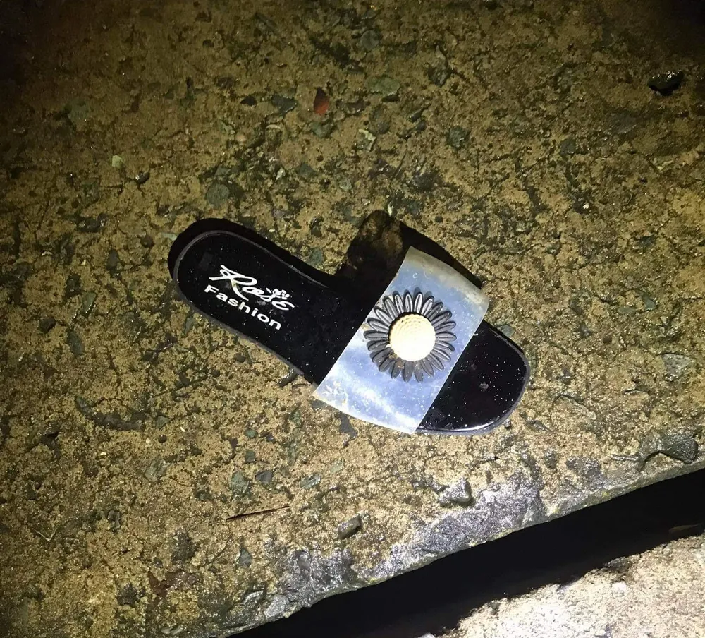 Kẻ bịt mặt dùng dao uy hiếp cô gái chuyển tiền vào tài khoản ảnh 1 Kẻ bịt mặt dùng dao uy hiếp cô gái chuyển tiền vào tài khoản ảnh 1