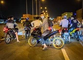 Vụ đua xe trên cao tốc: Làm việc với 3 người, tạm giữ 1 xe ảnh 2 Cục CSGT mời 'quái xế' chặn cao tốc để đua xe lên làm việc