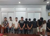 Phá đường dây mua bán ma túy có sử dụng súng và lựu đạn ảnh 2 12 thanh niên 'phê' ma tuý trong căn hộ chung cư ở quận 8
