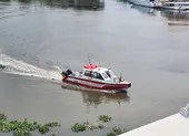 1 người không giấy tờ tuỳ thân chết bất thường trên cầu Bình Lợi ảnh 2 Thanh niên để lại dép và xe máy rồi nhảy cầu Bình Lợi