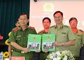 Kiểm tra giá bán hàng tại chuỗi Bách Hóa Xanh tại TP Thủ Đức ảnh 3 TP.HCM: Công an, Quản lý thị trường ký phối hợp chống buôn lậu