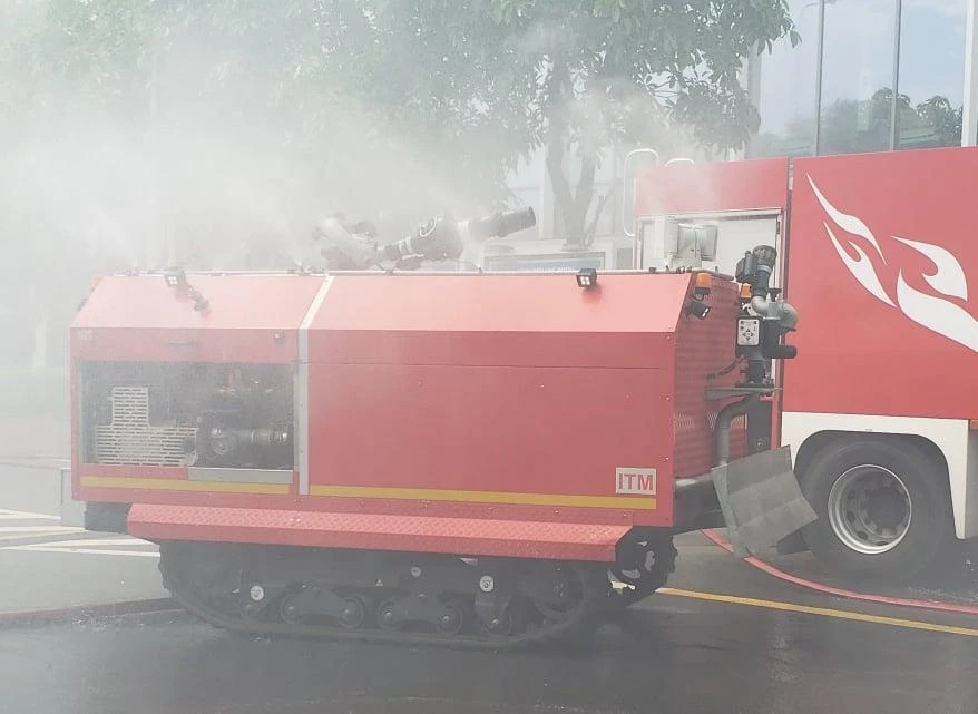 Cận cảnh xe chữa cháy robot điều khiển tự động từ xa và đa năng. Ảnh: TS