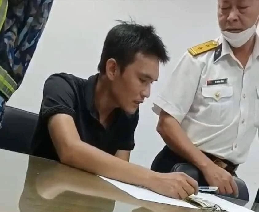 Phạm Quốc Huy bị lực lượng an ninh cảng Tân Cảng - Cát Lái bắt giữ