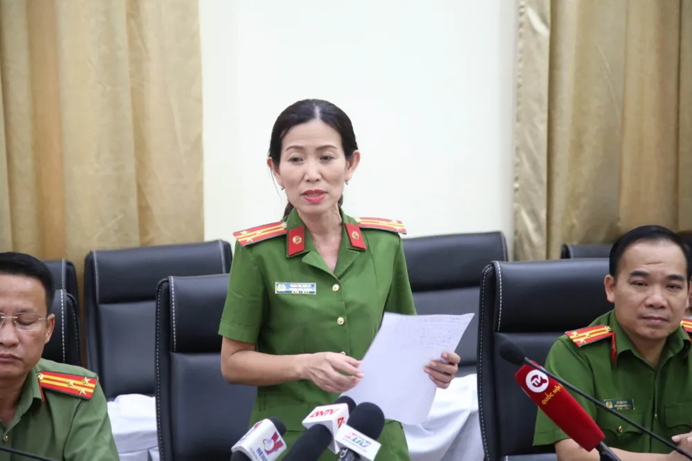 Thượng tá Trần Thị Kim Lý - Chánh văn phòng cơ quan Cảnh sát điều tra cho biết đã triệu tập 20 người liên quan sai phạm Trung tâm 50-17D